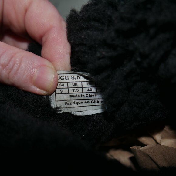 Ugg Jackee Sheepskin Swarovski Crystal Short Boots Women’s Size 9 Black Bow EUC - Picture 3 of 14